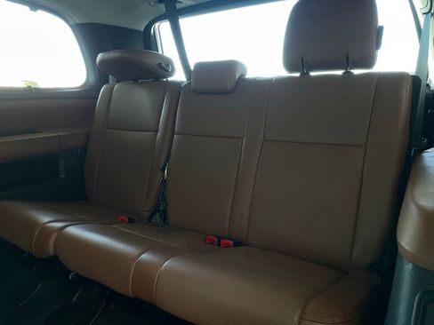 Used 2017 Toyota Sequoia Platinum image 37