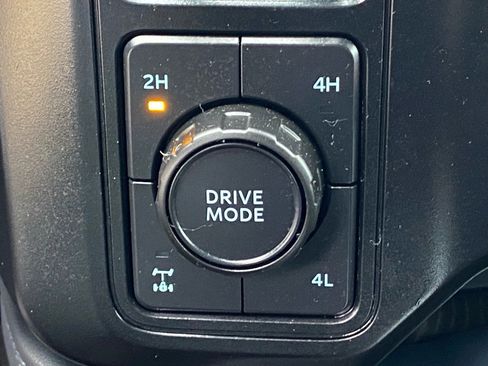 Used 2025 Ford F250 Platinum image 23