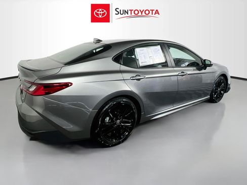 Used 2026 Toyota Camry SE FWD image 4