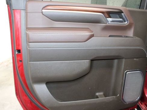 Used 2024 GMC Sierra 2500 Denali w/ Denali Reserve Package image 27