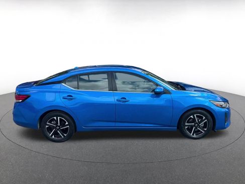 Used 2025 Nissan Sentra SV FWD image 16