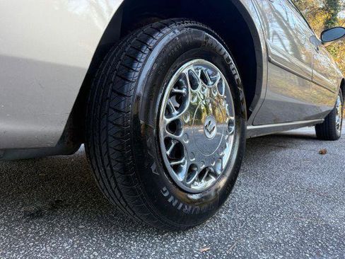 Used 2001 Buick Century Custom w/ Special Edition Pkg image 16