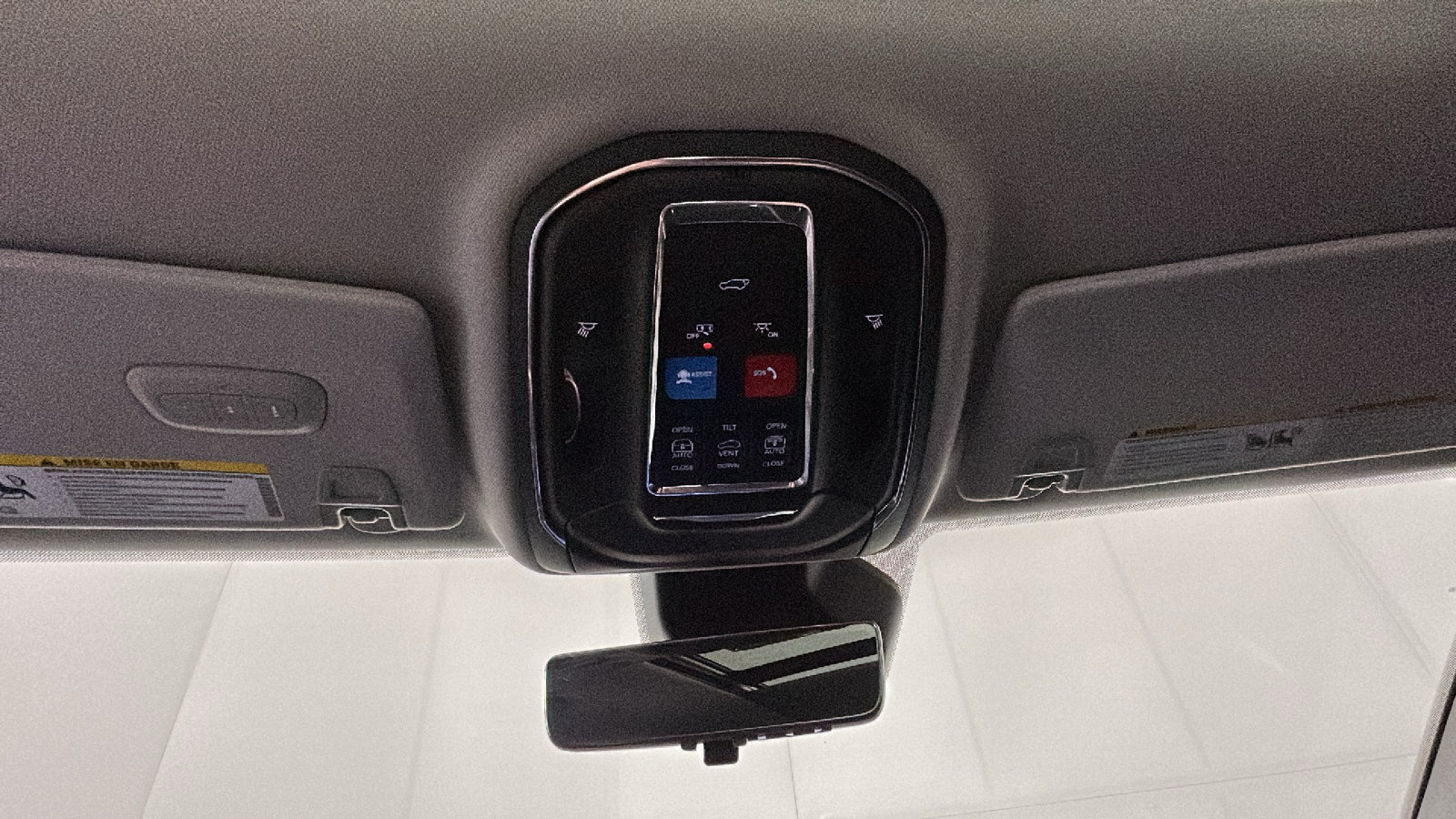 Used 2023 Jeep Grand Cherokee Limited w/ Luxury Tech Group II RWD image 31