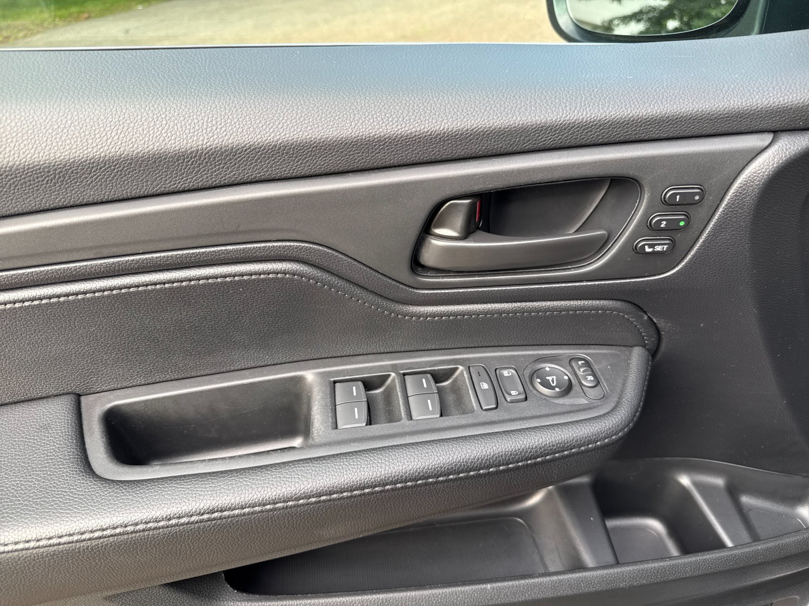 Used 2025 Honda Odyssey EX-L image 11