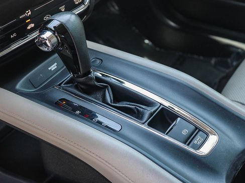 Used 2019 Honda HR-V Touring image 20
