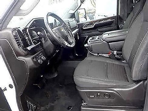 Used 2025 Chevrolet Silverado 3500 LT w/ Safety Package AWD/4WD image 16