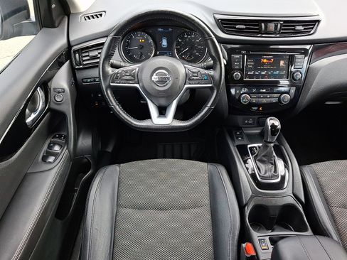 Certified 2022 Nissan Rogue Sport SV w/ Technology Package AWD/4WD image 11