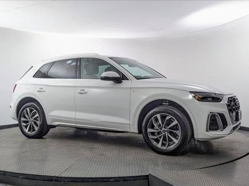 Used 2023 Audi Q5 2.0T Premium Plus w/ Premium Plus Package AWD/4WD image 11