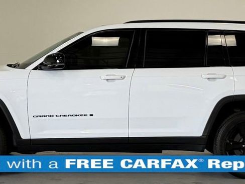 Used 2023 Jeep Grand Cherokee L Laredo AWD/4WD image 2