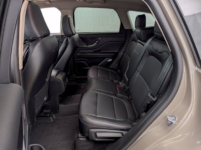 Certified 2025 Lincoln Corsair AWD w/ Equipment Group 101A image 15