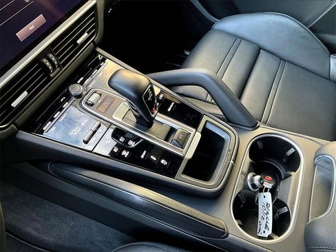 Certified 2023 Porsche Cayenne S Platinum image 20