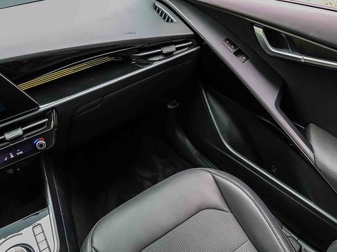 Certified 2024 Kia Niro Wind w/ Wind Preserve Package image 18