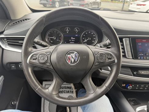 Used 2020 Buick Enclave Essence FWD image 16