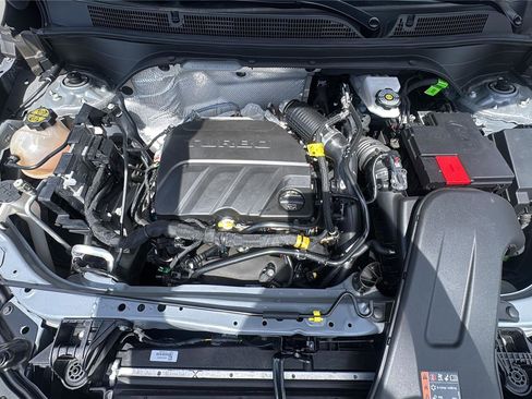 Used 2025 Buick Envista Sport Touring FWD image 9