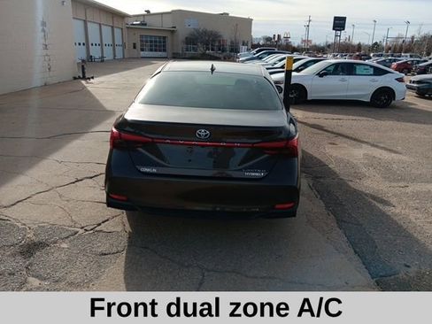 Used 2020 Toyota Avalon Limited image 6