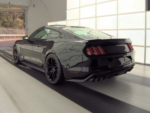 Used 2018 Ford Mustang GT RWD image 11
