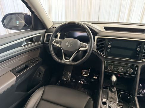 Used 2023 Volkswagen Atlas SEL R-Line AWD/4WD image 30
