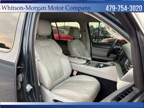Used 2023 Jeep Wagoneer L Series II AWD/4WD image 46