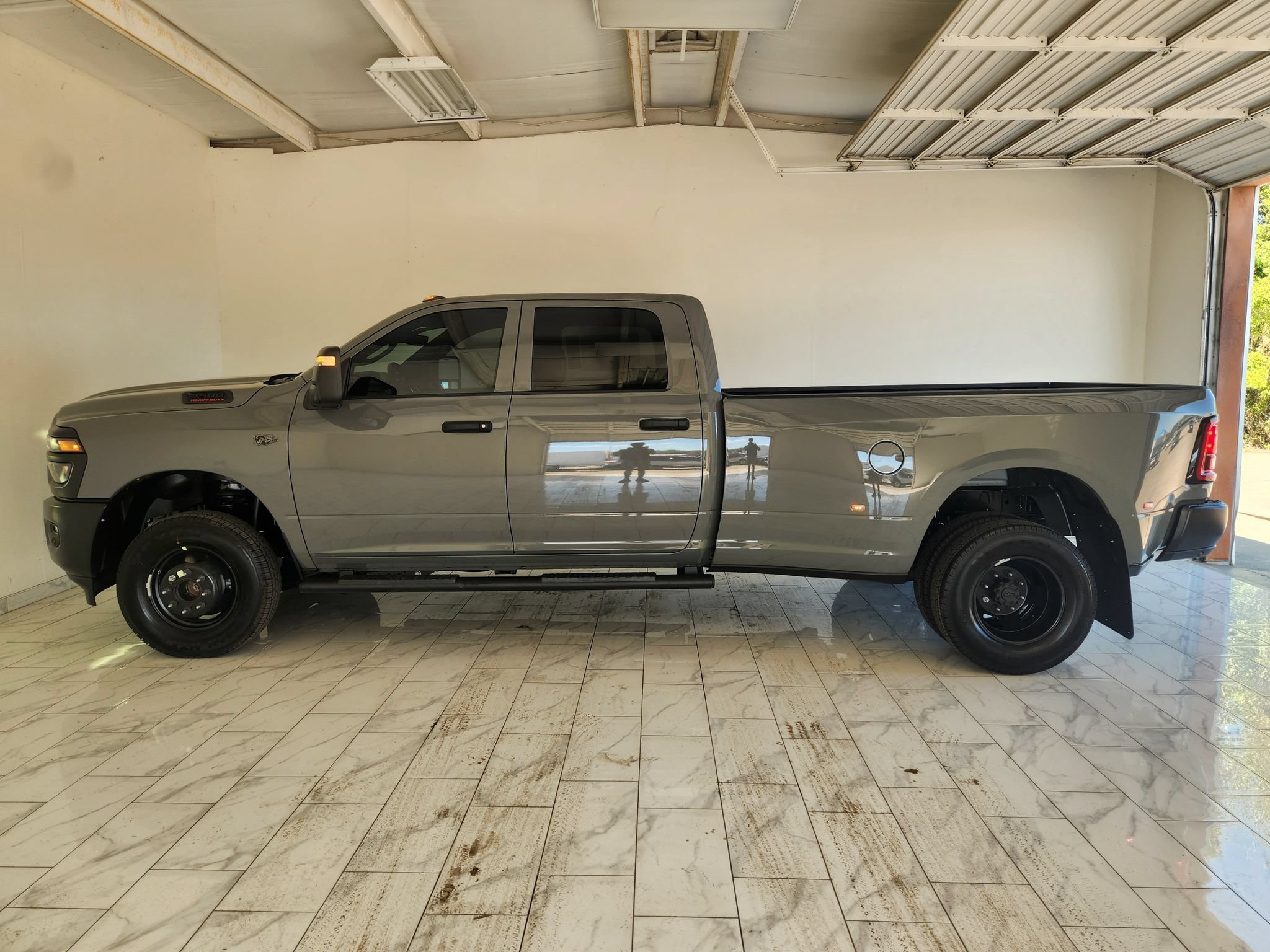 Used 2027 RAM 3500 Tradesman AWD/4WD image 6
