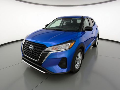 Used 2024 Nissan Kicks S image 3