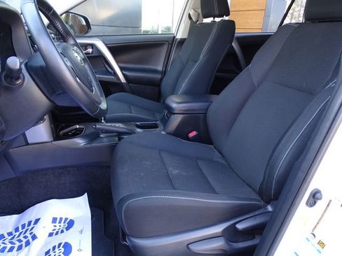 Used 2018 Toyota RAV4 LE image 26