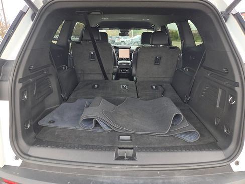 Used 2024 GMC Acadia Elevation AWD/4WD image 16