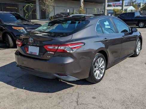 Used 2018 Toyota Camry LE image 7