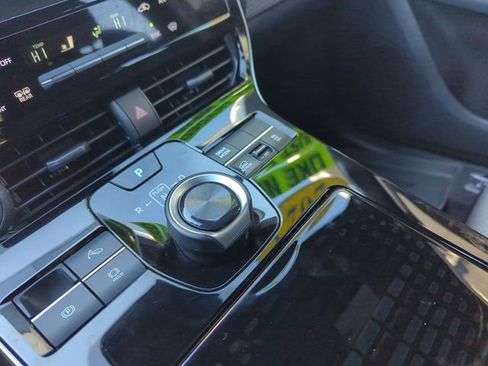 Used 2025 Subaru Solterra Premium image 30