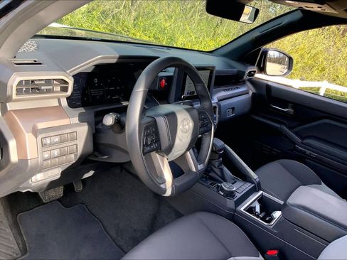 Used 2024 Toyota Tacoma TRD Off-Road image 17