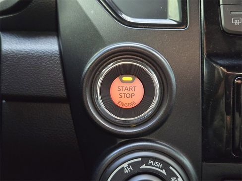 Used 2021 Nissan Titan PRO-4X w/ Pro-4x Convenience Package image 19