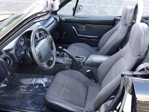 Used 1996 MAZDA MX-5 Miata RWD image 7