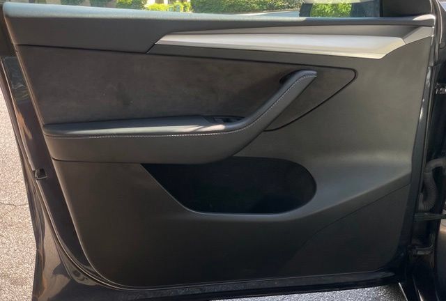Used 2024 Tesla Model Y Long Range RWD image 13