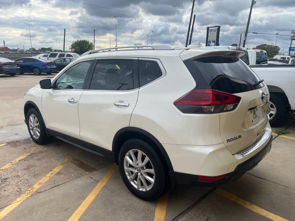 Used 2020 Nissan Rogue SV FWD image 4