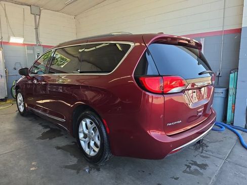 Used 2020 Chrysler Pacifica Limited FWD image 5