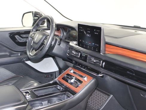 Used 2022 Lincoln Aviator Reserve w/ Equipment Group 201A image 33