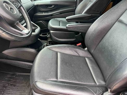 Used 2022 Mercedes-Benz Metris image 12