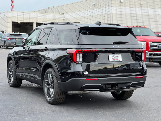New 2026 Ford Explorer ST-Line w/ ST-Line Street Pack AWD/4WD image 9