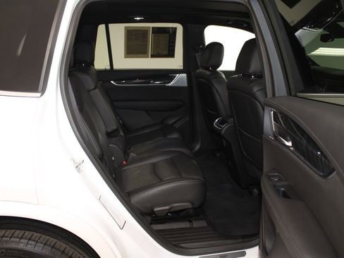 Used 2024 Cadillac XT6 Premium Luxury image 35