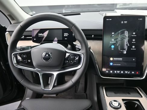 New 2025 Volvo EX90 Plus image 24