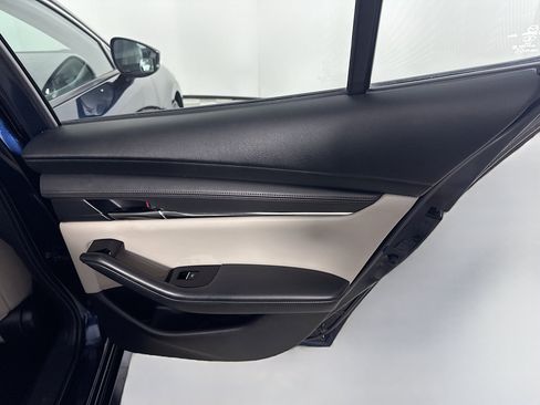 Used 2019 MAZDA MAZDA3 w/Preferred Pkg image 28