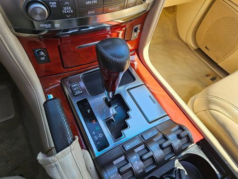 Used 2010 Lexus LX 570 4WD image 25