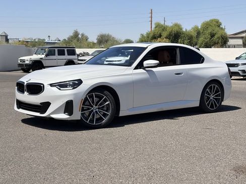 Used 2026 BMW 230i Coupe w/ Convenience Package RWD image 2