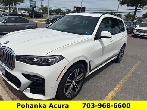 Used 2021 BMW X7 xDrive40i w/ M Sport Package AWD/4WD image 2