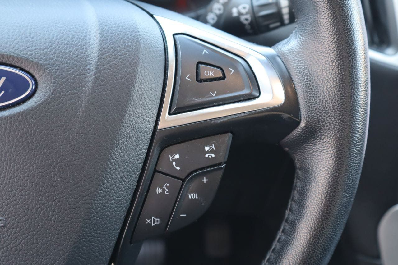 Used 2024 Ford Edge SEL AWD/4WD image 12
