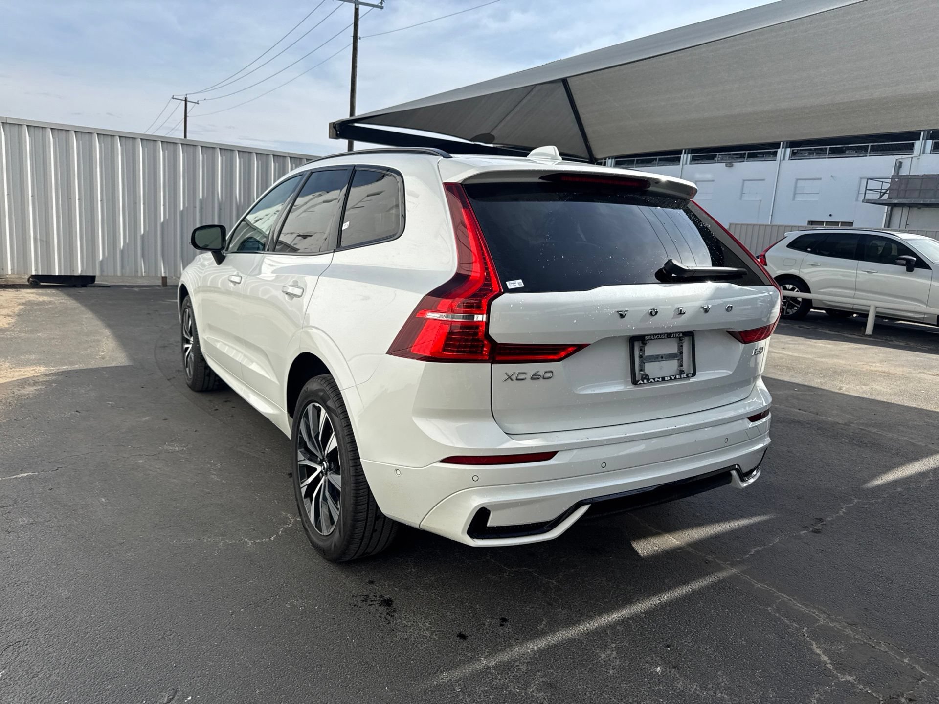 Certified 2024 Volvo XC60 B5 Plus w/ Climate Package AWD/4WD image 9