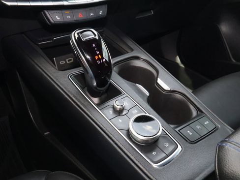 Used 2025 Cadillac XT4 Sport w/ Technology Package image 30