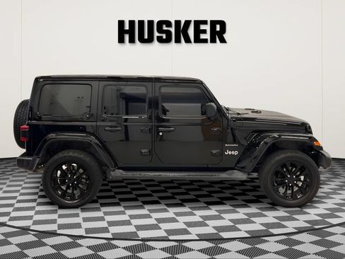 Used 2022 Jeep Wrangler Unlimited Sahara w/ Cold Weather Group AWD/4WD image 2