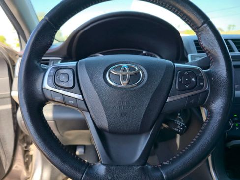 Used 2017 Toyota Camry SE FWD image 17