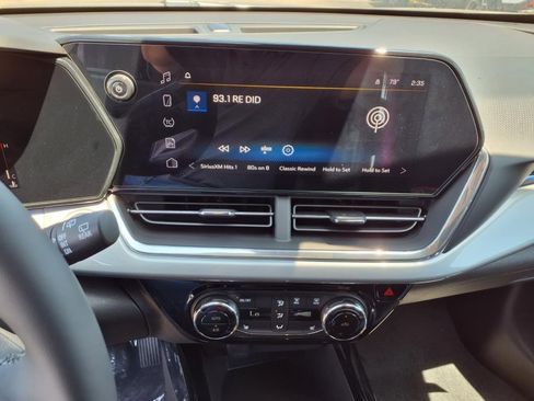 New 2025 Chevrolet Trax LT w/ Driver Confidence Package image 10