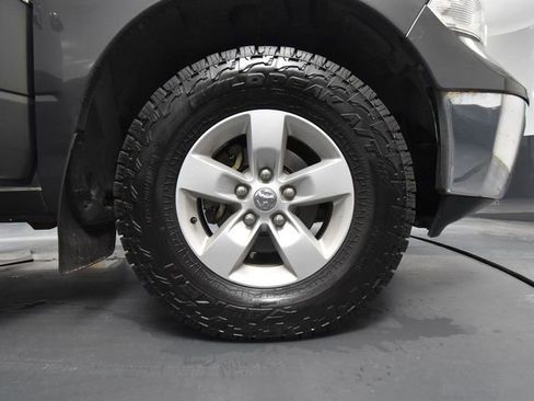 Used 2017 RAM 1500 Classic SLT AWD/4WD image 14